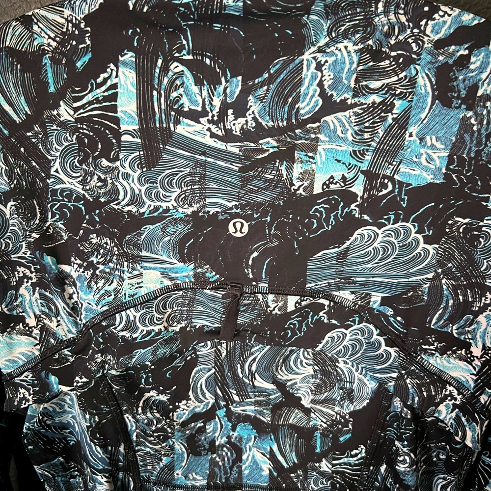 Lululemon bbl jacket fun wave print